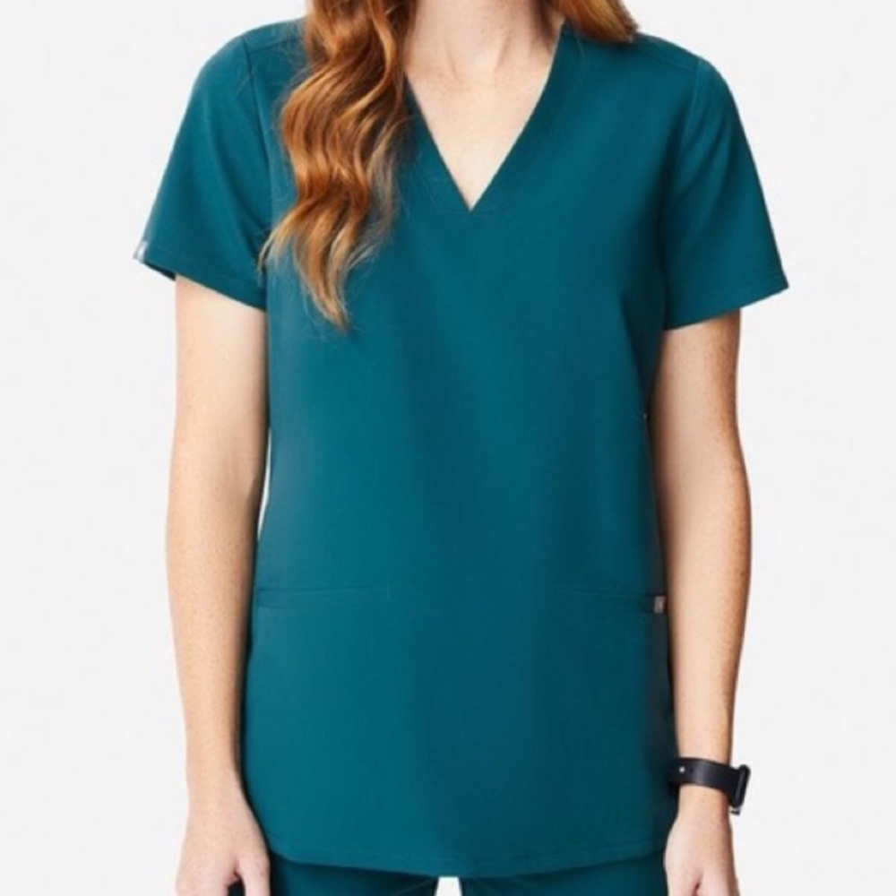 Casma Caribbean blue three pocket scrub top